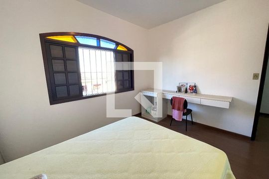 Quarto 1 de casa à venda com 5 quartos, 120m² em Vila Dalva, São Paulo