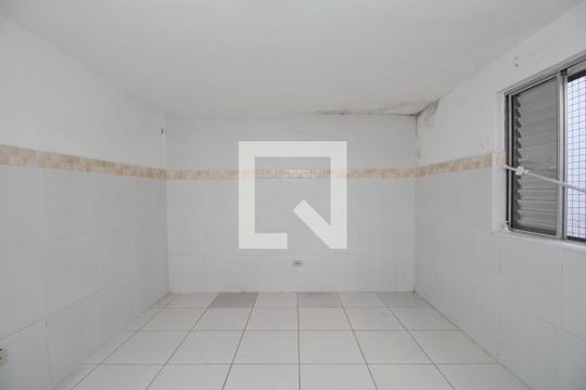 Quarto de casa para alugar com 1 quarto, 50m² em Vila Pirajussara, São Paulo
