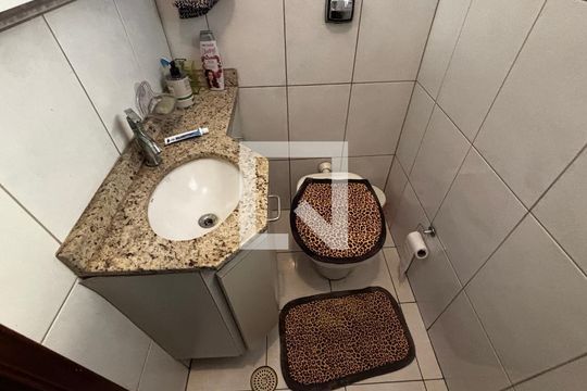 Lavabo de casa à venda com 4 quartos, 118m² em Parque Capuava, Santo André