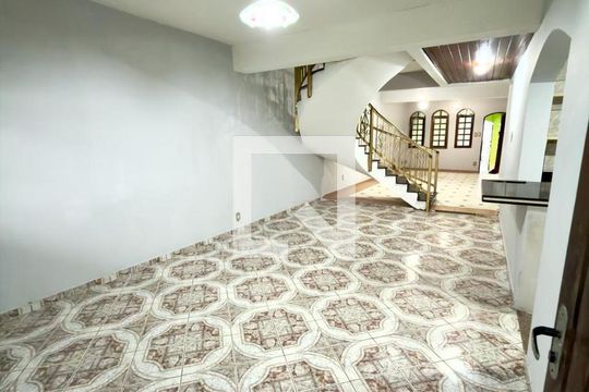 Casa à venda com 3 quartos, 315m² em Vila Vitória, Santo André
