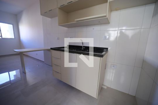 Cozinha de apartamento para alugar com 2 quartos, 39m² em Parque Artur Alvim, São Paulo