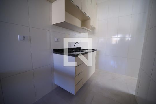 Cozinha de apartamento para alugar com 2 quartos, 39m² em Parque Artur Alvim, São Paulo