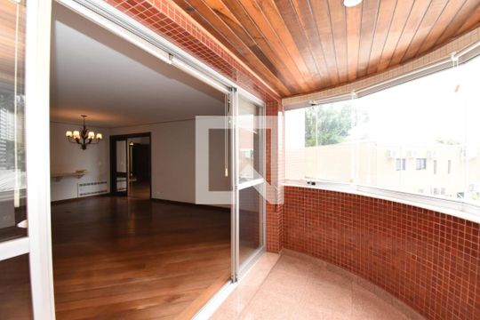 Sacada da Sala de apartamento para alugar com 4 quartos, 261m² em Batel, Curitiba