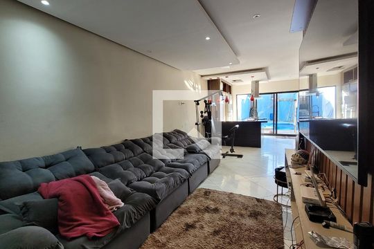 Sala de casa para alugar com 3 quartos, 300m² em Jardim Sao Paulo, Itaquaquecetuba