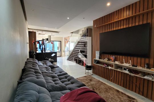 Sala de casa para alugar com 3 quartos, 300m² em Jardim Sao Paulo, Itaquaquecetuba
