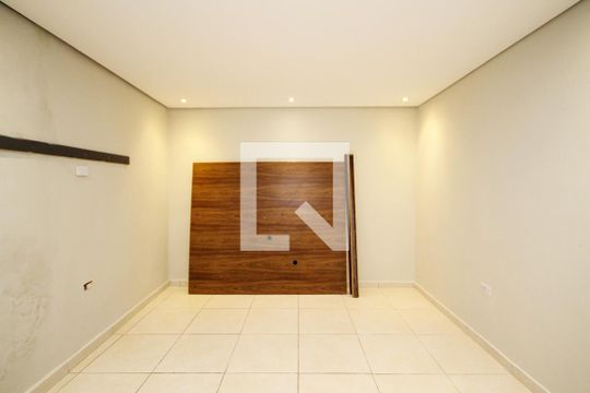 Sala de casa para alugar com 2 quartos, 75m² em Jardim Lina, Cotia