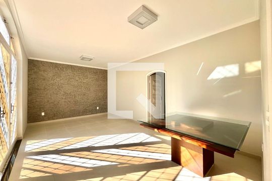 Sala 1 de casa à venda com 4 quartos, 190m² em Jardim Leonor, Campinas