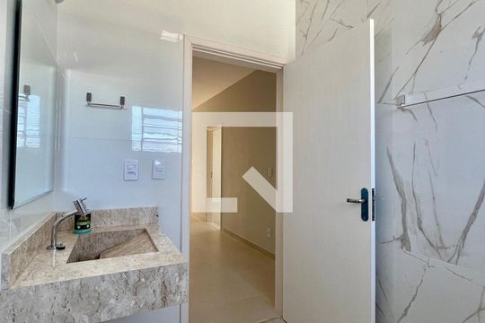 Banheiro de casa à venda com 4 quartos, 190m² em Jardim Leonor, Campinas
