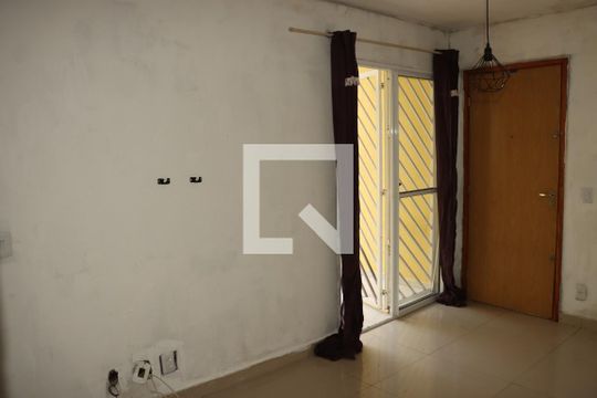 Sala de apartamento para alugar com 2 quartos, 50m² em Jardim Isis, Cotia