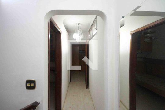 Corredor de casa de condomínio à venda com 4 quartos, 300m² em Jardim Angela (zona Leste), São Paulo
