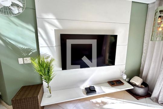 Sala de casa à venda com 3 quartos, 190m² em Vila Augusta, Guarulhos