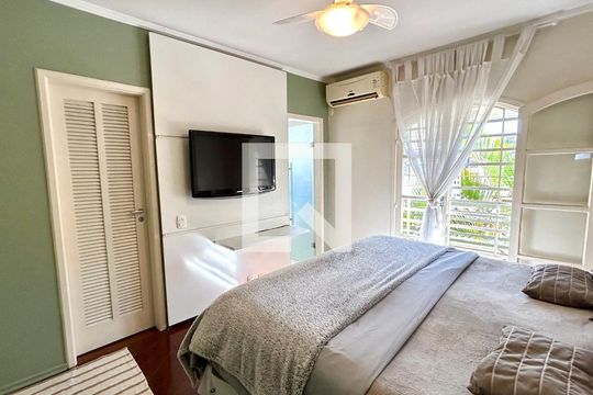 Quarto Suíte de casa à venda com 3 quartos, 190m² em Vila Augusta, Guarulhos