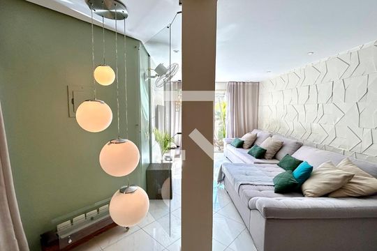 Sala de casa à venda com 3 quartos, 190m² em Vila Augusta, Guarulhos