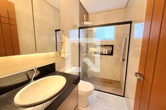 Banheiro da Suíte de casa à venda com 3 quartos, 183m² em Residencial Santa Giovana, Jundiaí