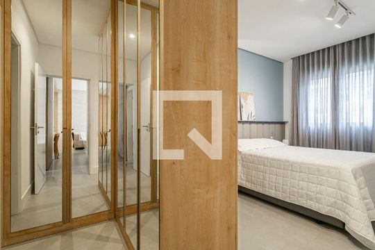 Quarto de apartamento para alugar com 2 quartos, 70m² em Córrego Grande, Florianópolis