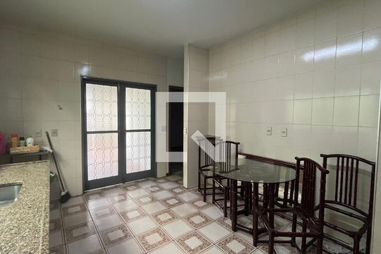 Casa para alugar com 3 quartos, 260m² em Jardim Guanabara, Campinas