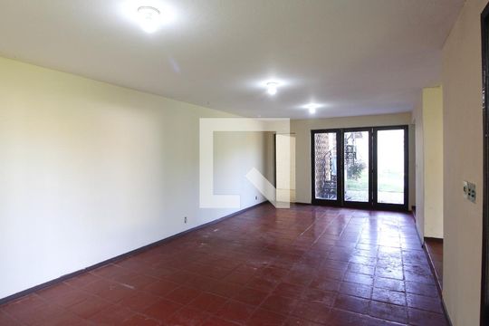Casa para alugar com 4 quartos, 268m² em Ogiva, Cabo Frio