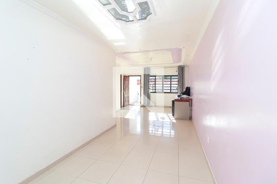 Casa para alugar com 3 quartos, 700m² em Vila Brasil, São Paulo