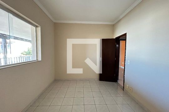 Casa à venda com 4 quartos, 240m² em Tupi, Belo Horizonte