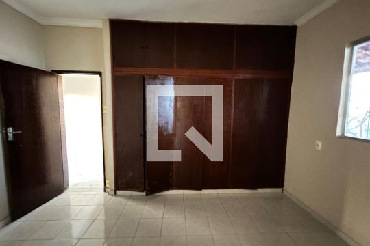 Casa à venda com 4 quartos, 240m² em Tupi, Belo Horizonte