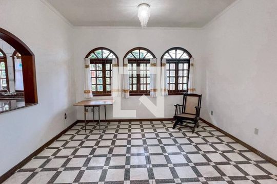 Casa para alugar com 1 quarto, 518m² em Centro, Gravataí