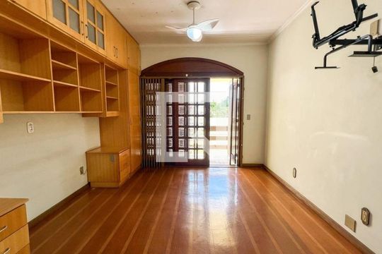 Casa para alugar com 1 quarto, 518m² em Centro, Gravataí