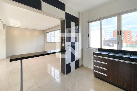 Cozinha de apartamento à venda com 3 quartos, 190m² em Lourdes, Belo Horizonte