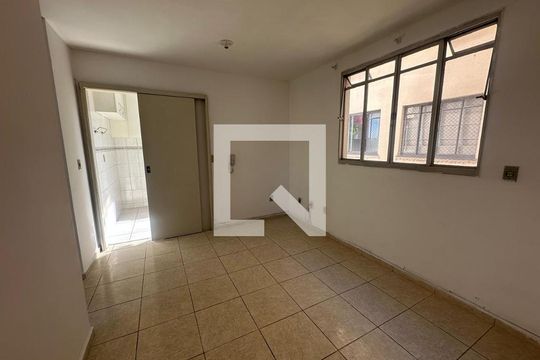 Sala de apartamento para alugar com 2 quartos, 45m² em Jardim Montanhês, Belo Horizonte