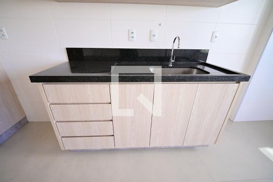 Apartamento à venda com 2 quartos, 65m² em Setor Bueno, Goiânia