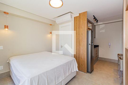Sala/Quarto de kitnet/studio para alugar com 1 quarto, 27m² em Cidade Monções, São Paulo