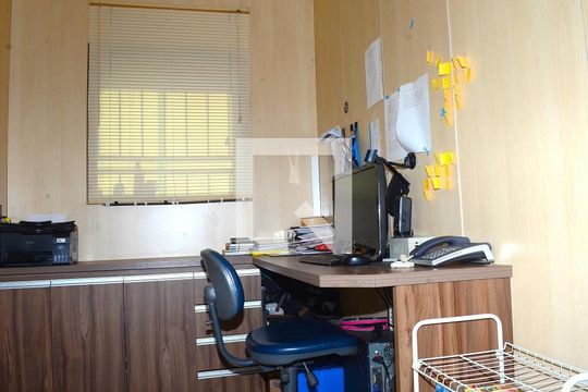 Escritório de casa para alugar com 4 quartos, 350m² em Jardim Vitoria, Belo Horizonte