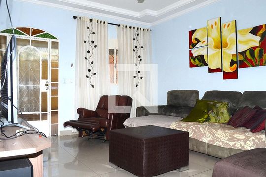Sala de casa para alugar com 4 quartos, 350m² em Jardim Vitoria, Belo Horizonte