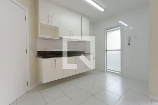 Sala/cozinha de apartamento para alugar com 2 quartos, 80m² em Trindade, Florianópolis
