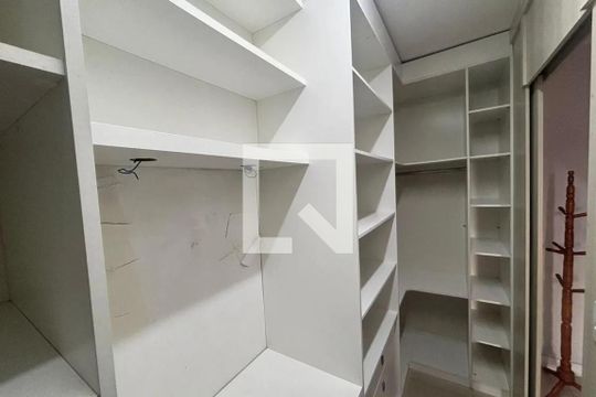 Quarto 1 de casa à venda com 3 quartos, 250m² em Vl Sto Agostinho, Porto Alegre