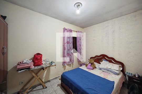 Quarto 2 de casa para alugar com 2 quartos, 40m² em Jardim Flor de Maio, São Paulo