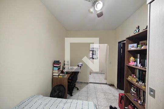 Quarto 1  de casa para alugar com 2 quartos, 40m² em Jardim Flor de Maio, São Paulo