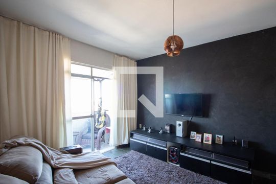 Sala de casa para alugar com 2 quartos, 200m² em Minas Caixa, Belo Horizonte