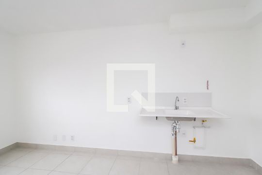 Sala/Cozinha de apartamento para alugar com 2 quartos, 32m² em Vila Carmosina, São Paulo