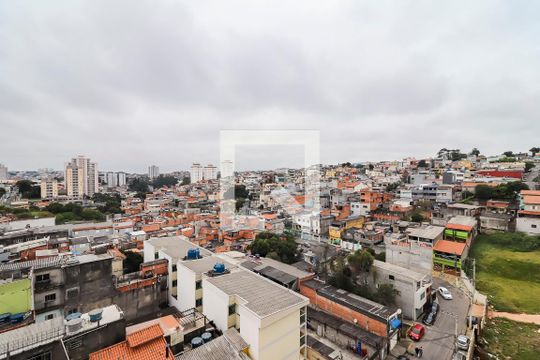 Vista da Sala/Cozinha de apartamento para alugar com 2 quartos, 32m² em Vila Carmosina, São Paulo