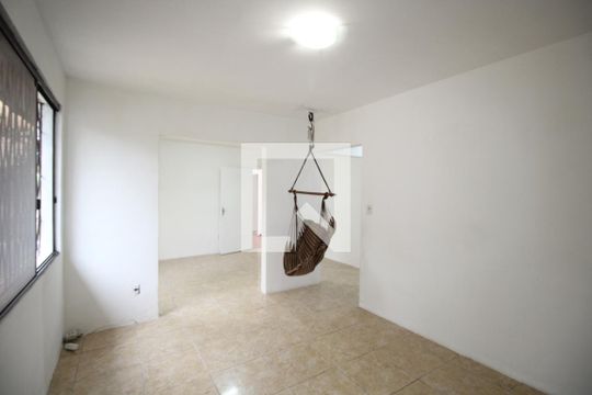 Sala de casa para alugar com 2 quartos, 130m² em Jardim do Salso, Porto Alegre