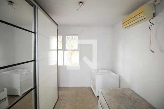 Quarto 1 de casa para alugar com 2 quartos, 130m² em Jardim do Salso, Porto Alegre