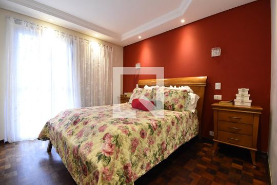 Suíte de casa de condomínio à venda com 4 quartos, 200m² em Santa Felicidade, Curitiba