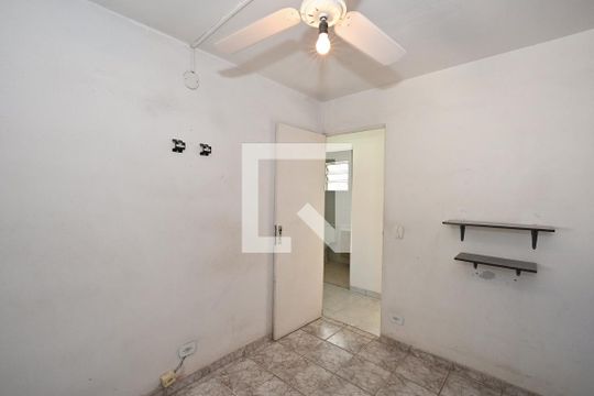 Quarto 1 de apartamento para alugar com 2 quartos, 54m² em Parque Pinheiros, Taboão da Serra
