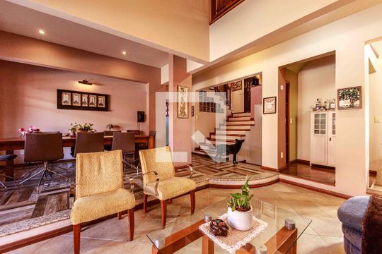 Sala de casa para alugar com 3 quartos, 391m² em Jardim Itu, Porto Alegre