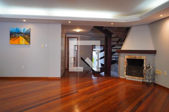 Sala  de casa para alugar com 4 quartos, 165m² em Jardim Sabará, Porto Alegre