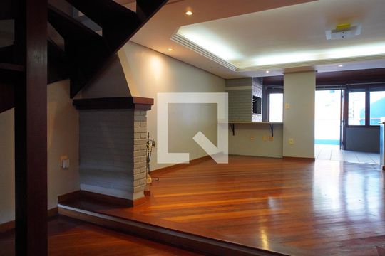 Sala  de casa para alugar com 4 quartos, 165m² em Jardim Sabará, Porto Alegre