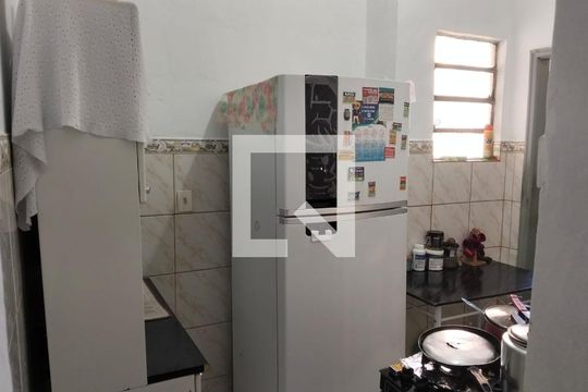 Cozinha de apartamento para alugar com 1 quarto, 55m² em Vigário Geral, Rio de Janeiro