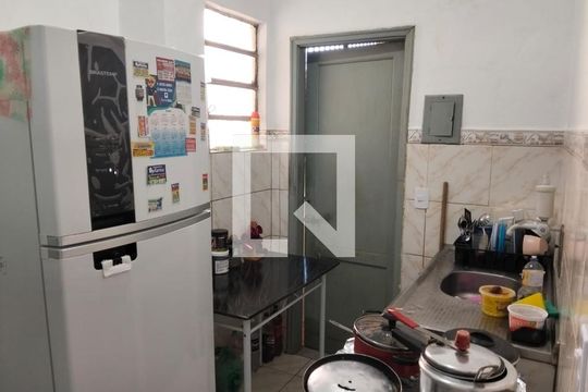 Cozinha de apartamento para alugar com 1 quarto, 55m² em Vigário Geral, Rio de Janeiro