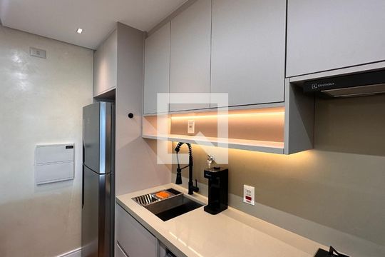 Apartamento para alugar com 1 quarto, 50m² em Jardim das Acacias, São Paulo