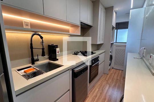 Apartamento para alugar com 1 quarto, 50m² em Jardim das Acacias, São Paulo